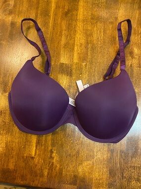 Victoria's Secret Smooth Molded Bra in Plum